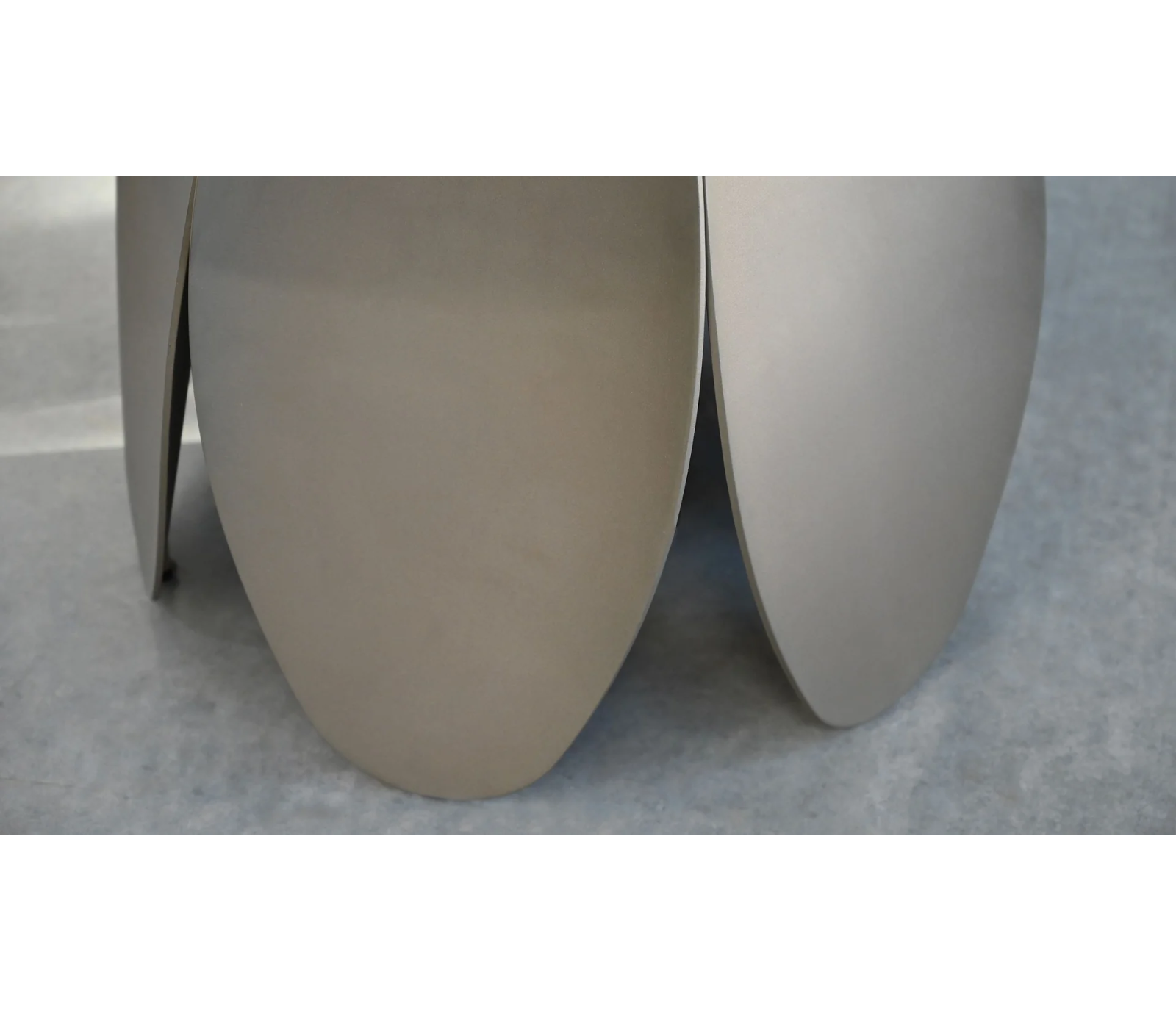 Forma Dining Table - Magellano