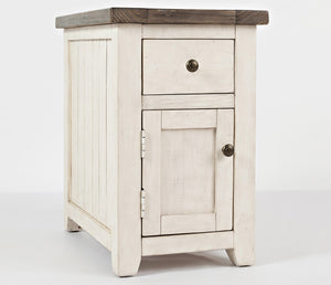 Madison County - Vintage White - Chairside Table